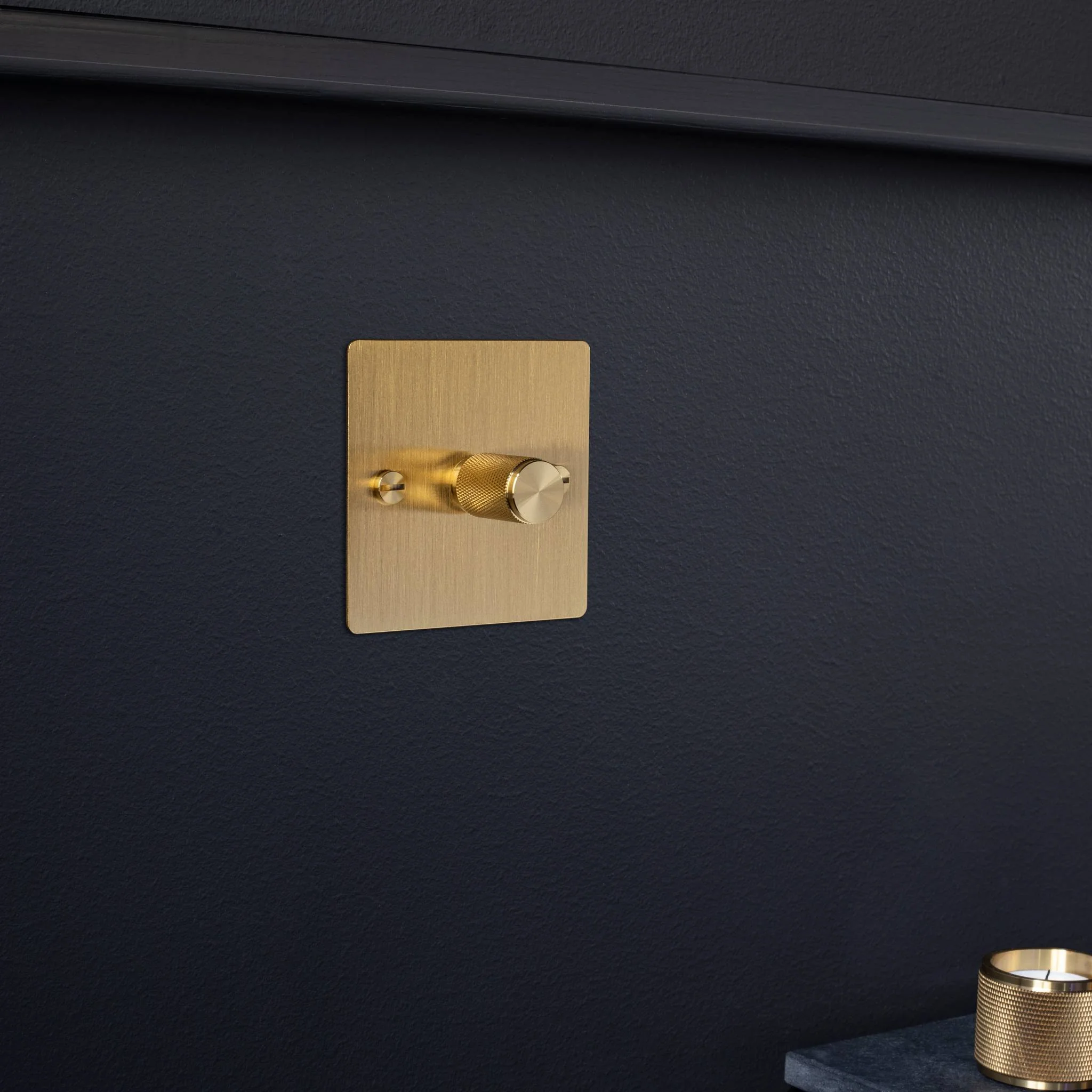1G DIMMER / 120W / CROSS / BRASS - Image 3