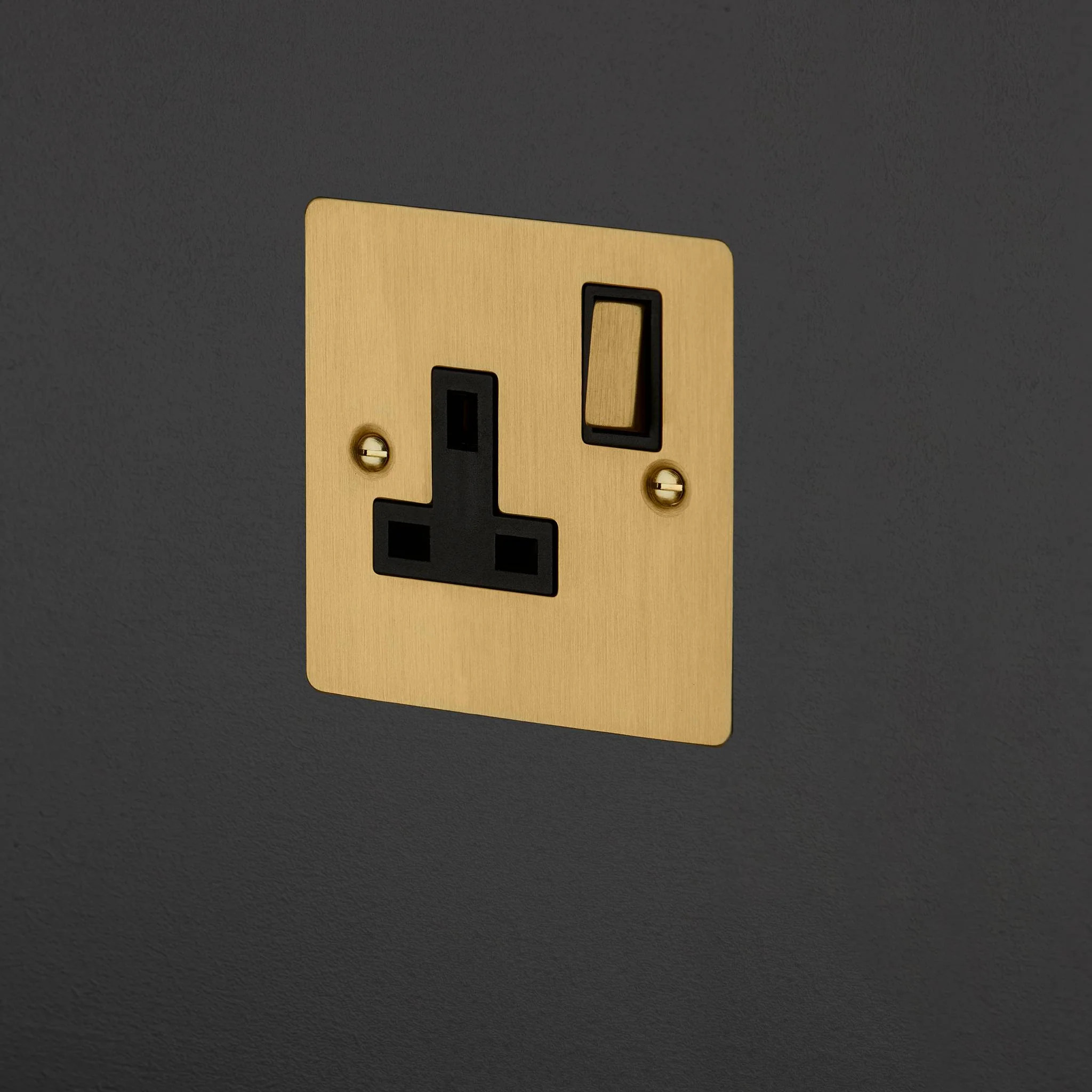1G UK PLUG SOCKET - Image 2