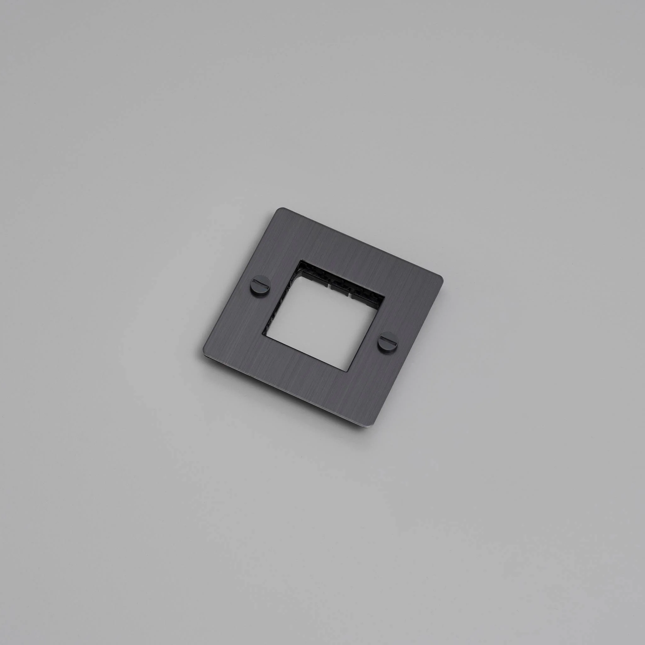 1G WALL PLATE / HORIZONTAL / NO INFILLS / WITHOUT LOGO - Image 5