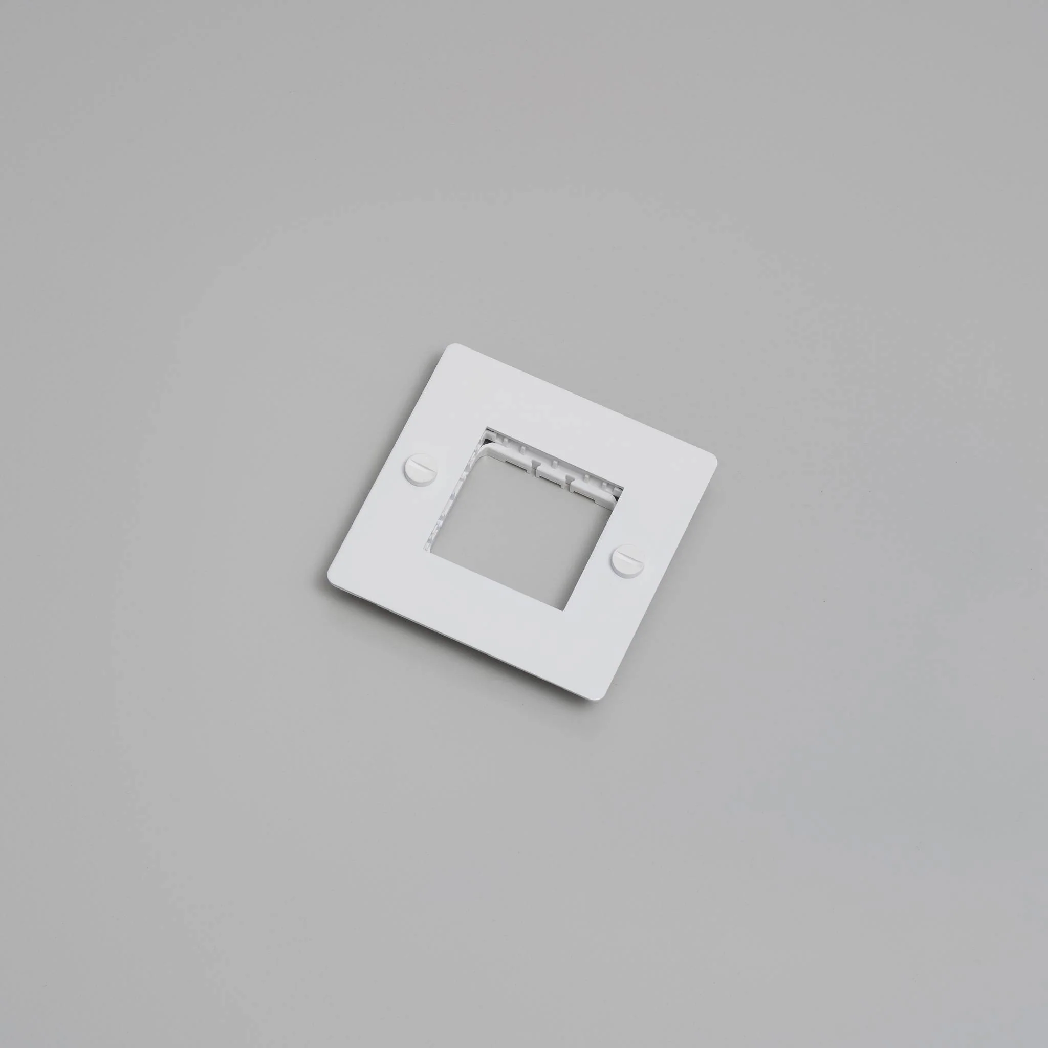 1G WALL PLATE / HORIZONTAL / NO INFILLS / WITHOUT LOGO - Image 6