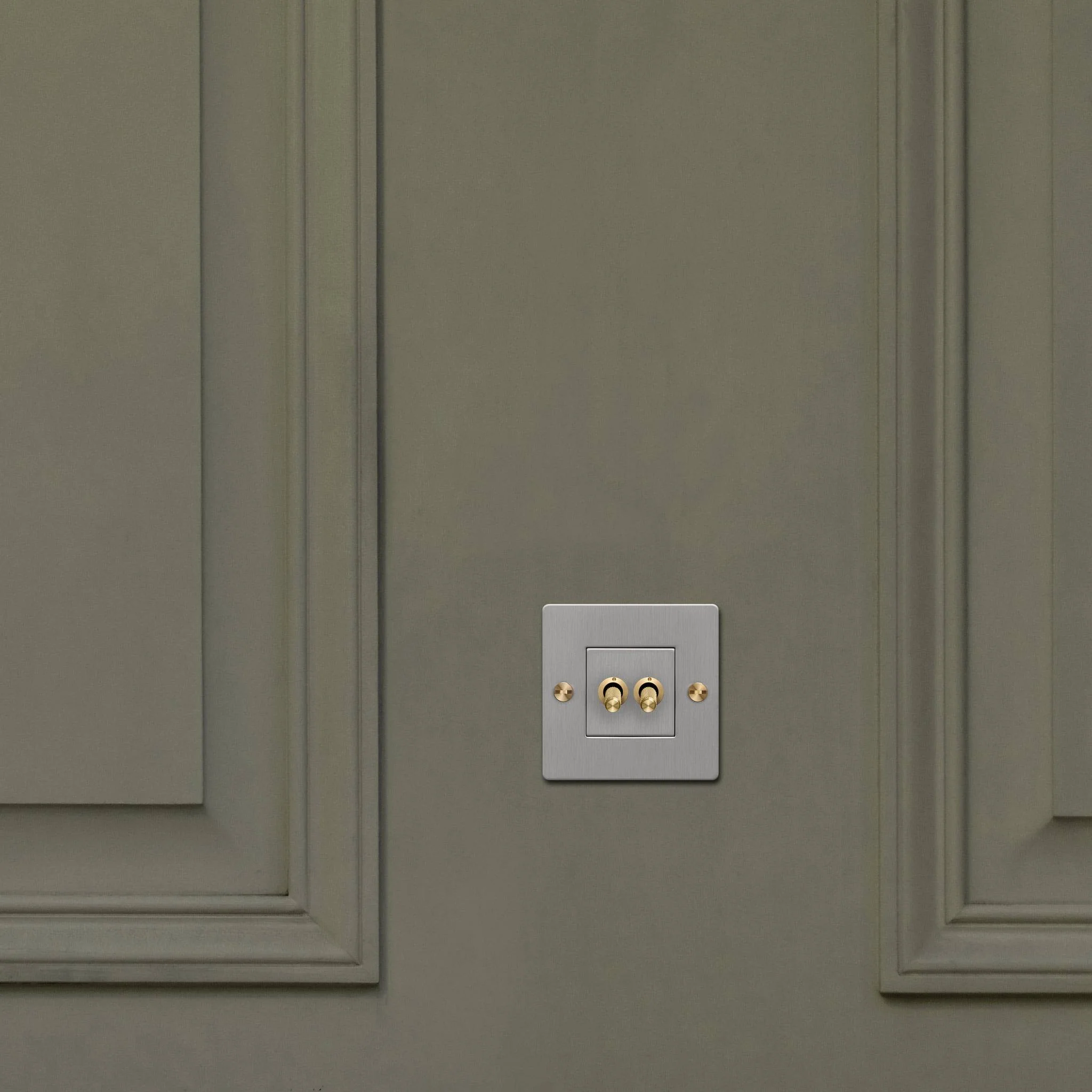 1G WALL PLATE / HORIZONTAL / WITH INFILLS / WITHOUT LOGO - Image 3