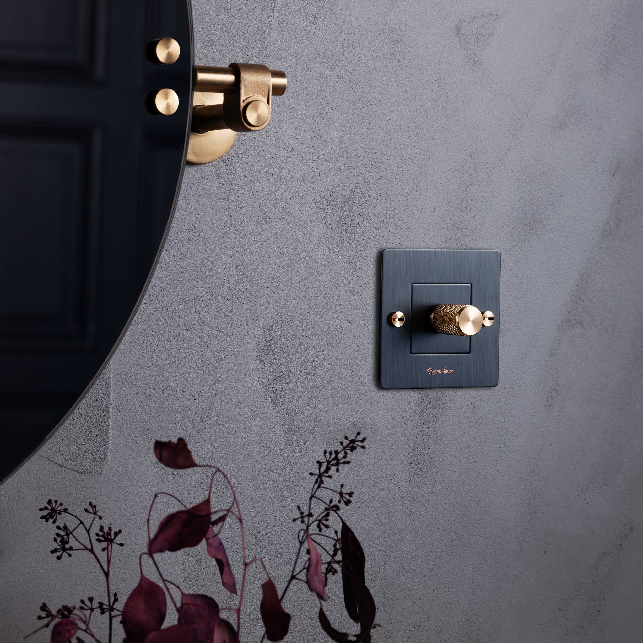 1G WALL PLATE / HORIZONTAL / WITH INFILLS / WITH LOGO - Image 8