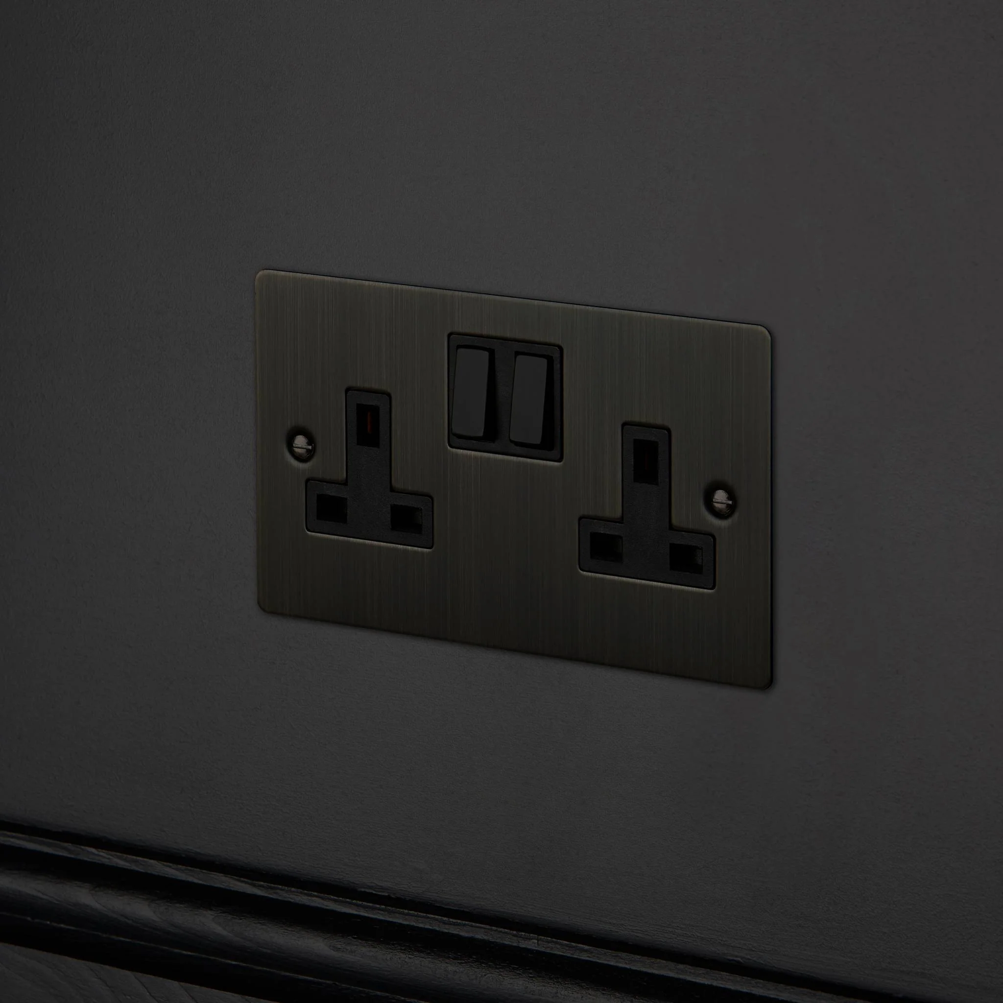 2G UK PLUG SOCKET - Image 10
