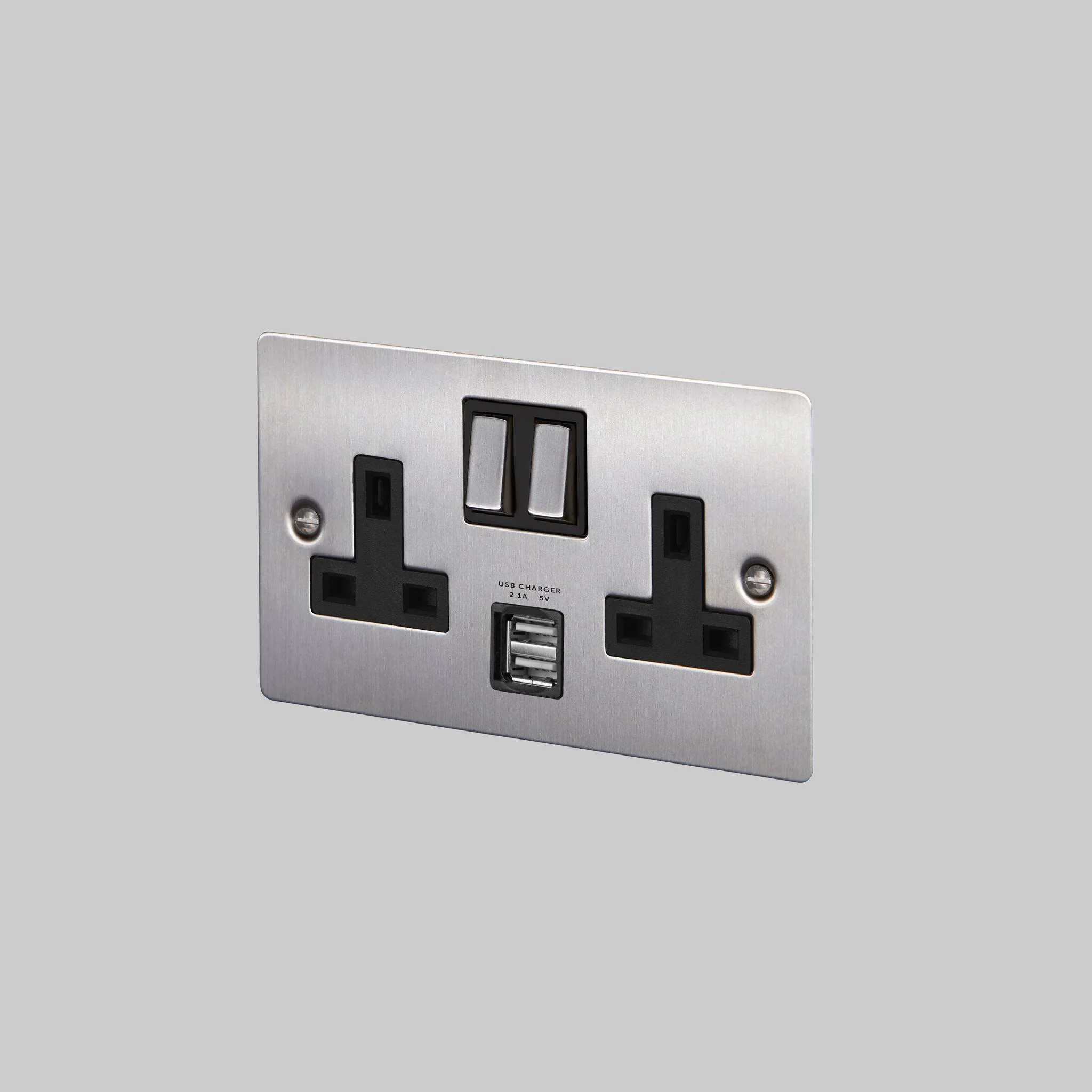 2G UK PLUG SOCKET / USB - Image 4