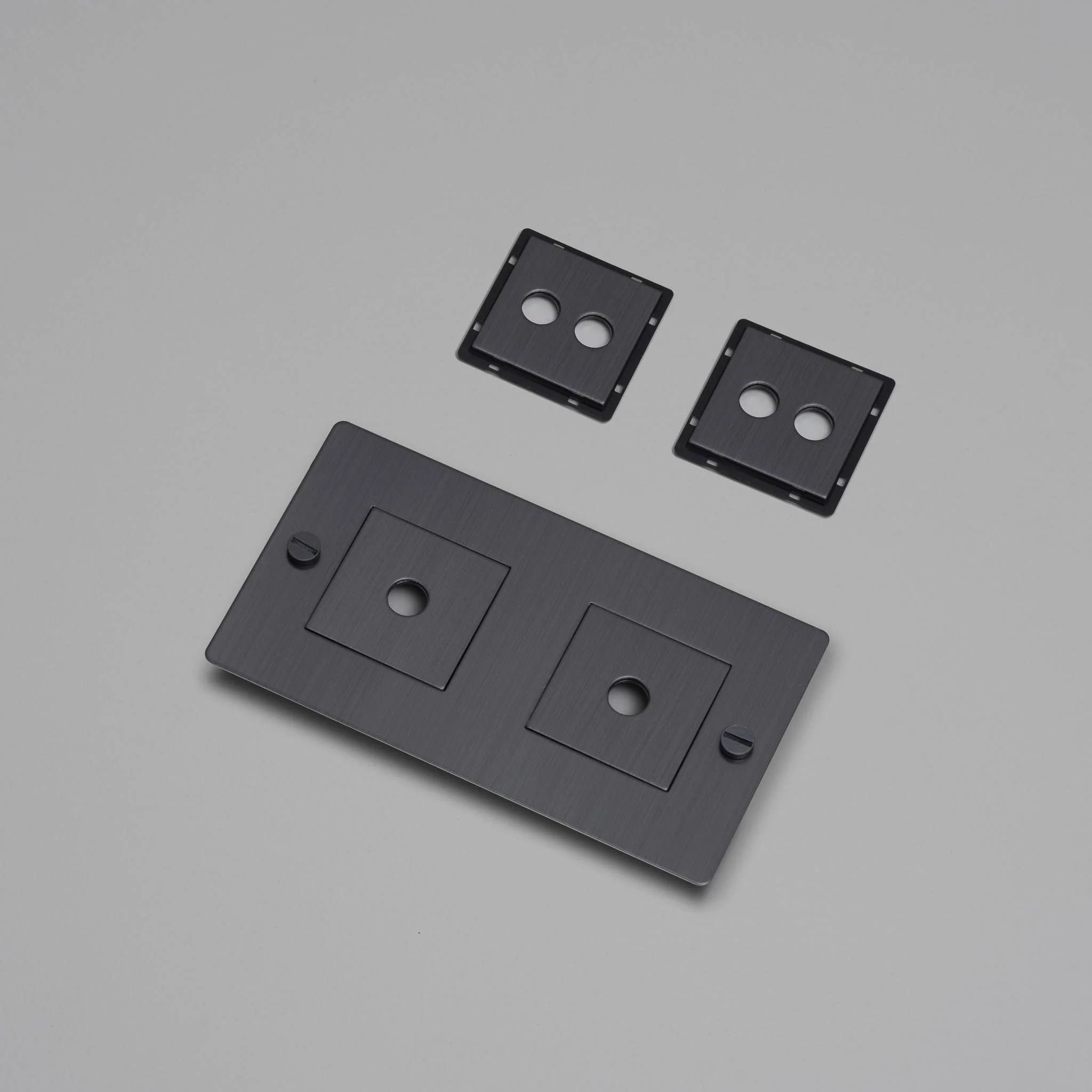 2G WALL PLATE / HORIZONTAL / WITH INFILLS / WITHOUT LOGO - Image 10