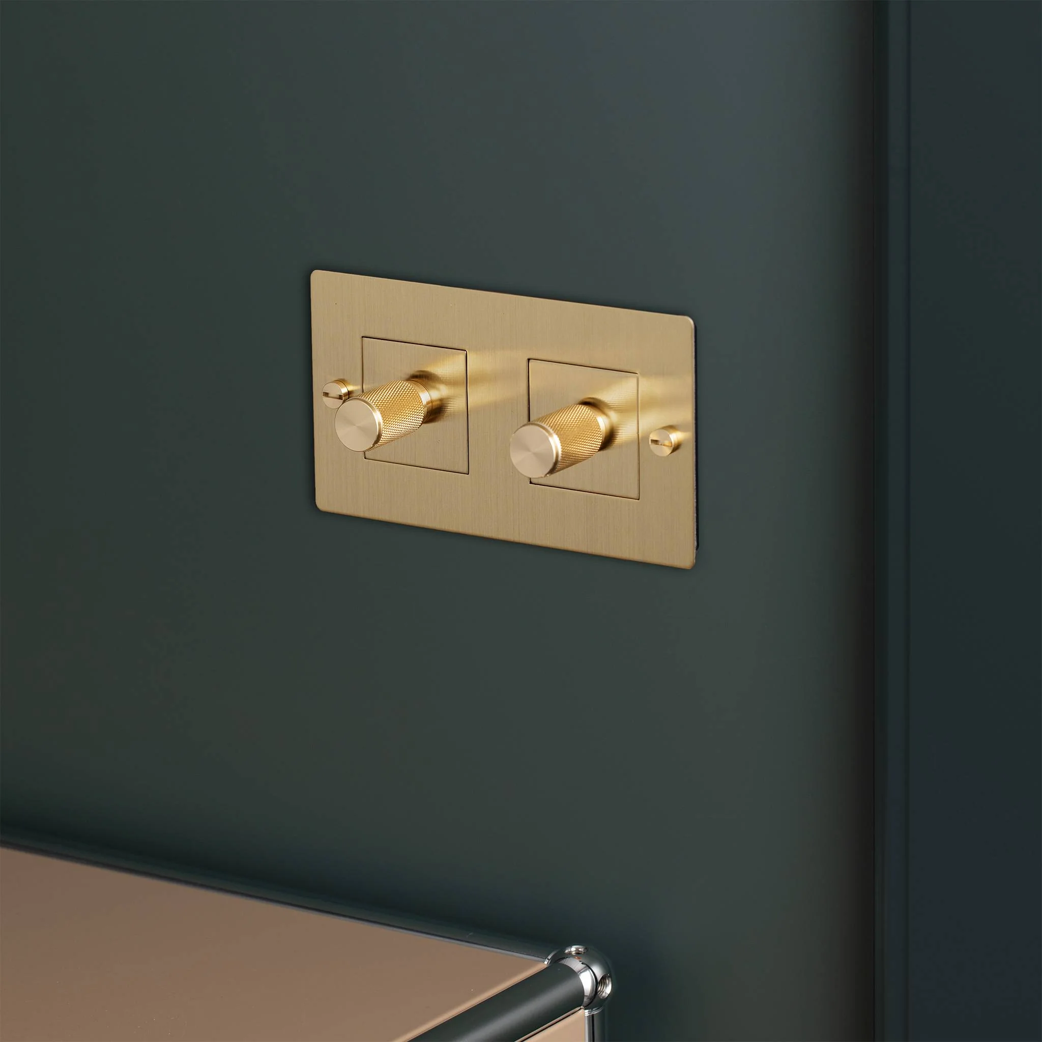 2G WALL PLATE / HORIZONTAL / WITH INFILLS / WITHOUT LOGO - Image 3