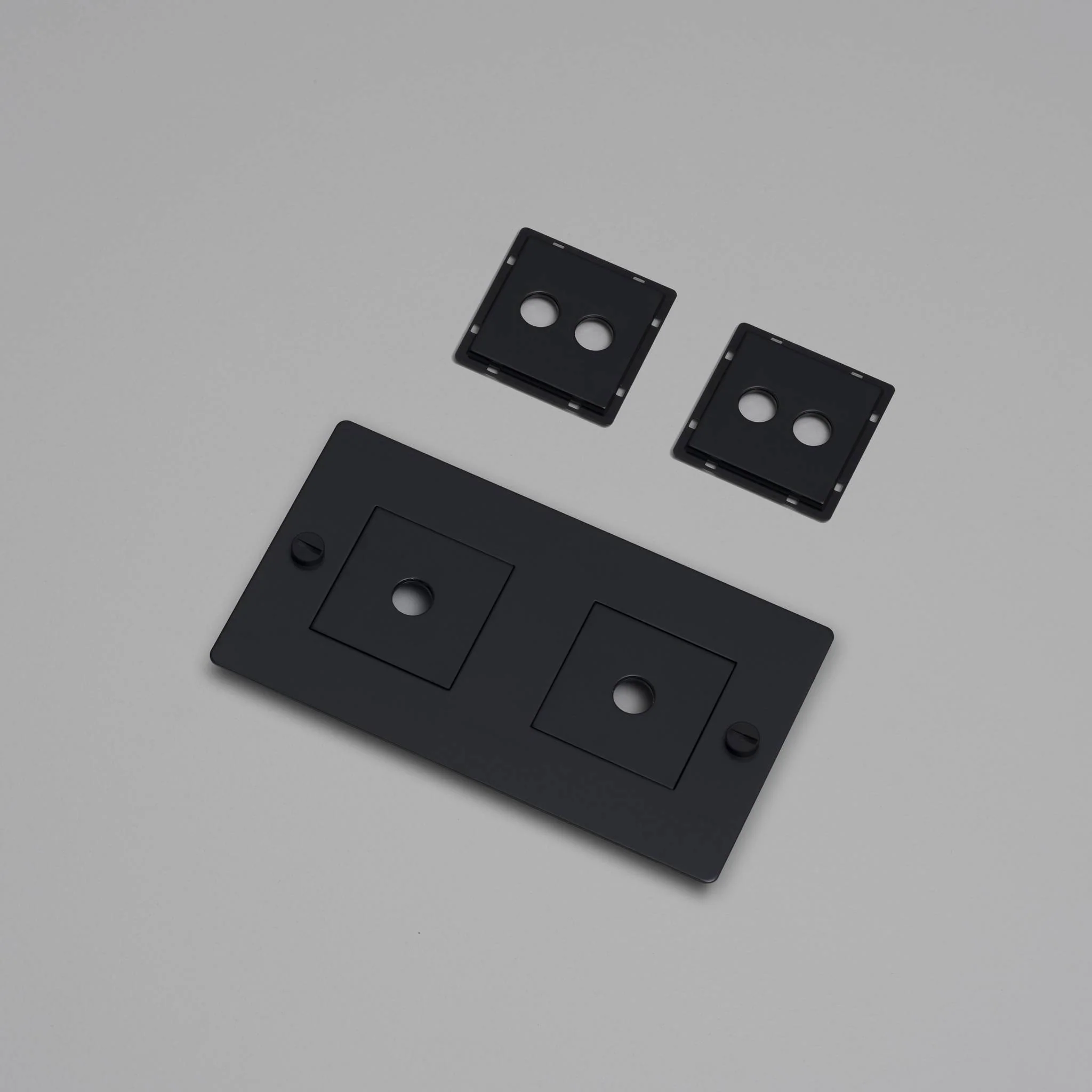 2G WALL PLATE / HORIZONTAL / WITH INFILLS / WITHOUT LOGO - Image 8