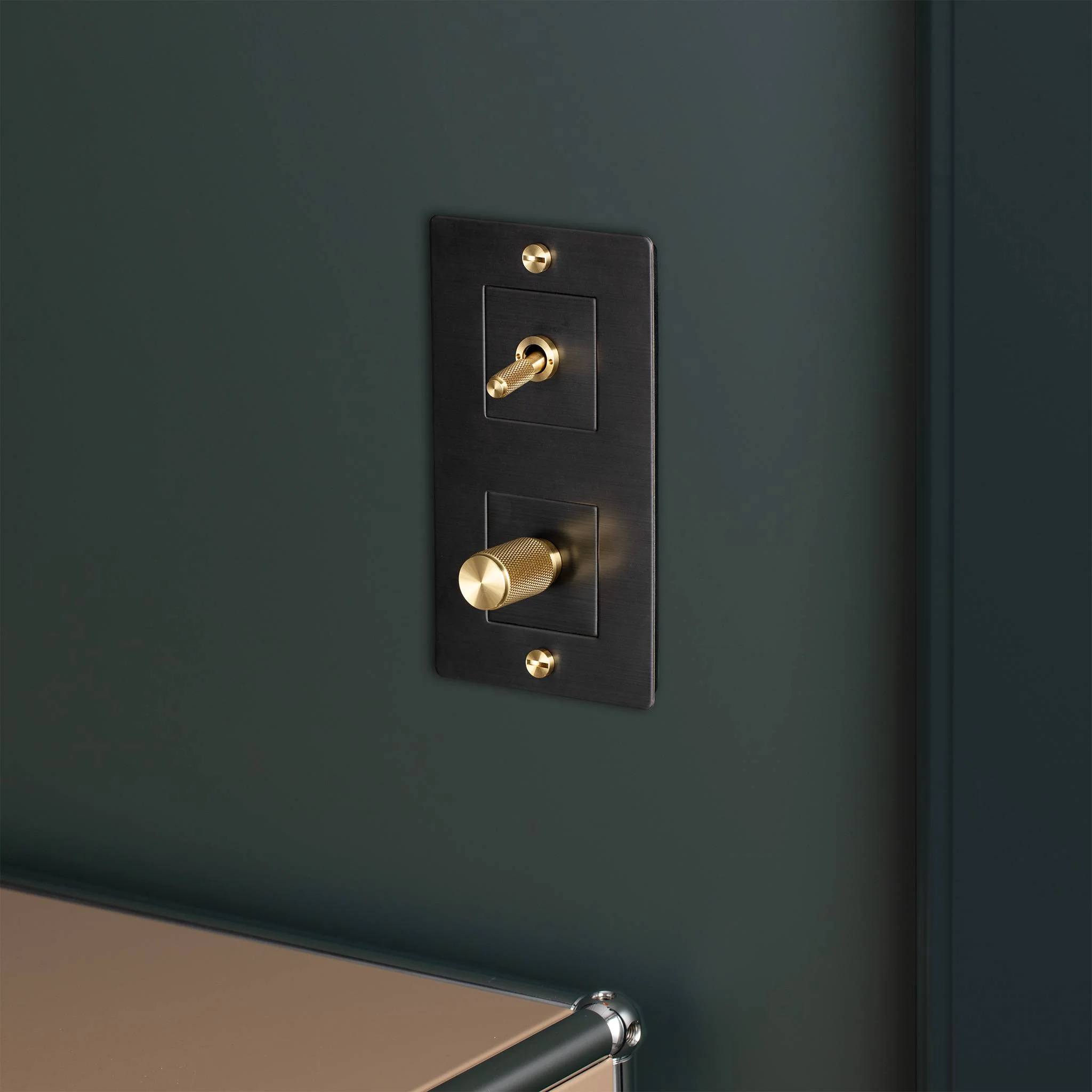 2G WALL PLATE / VERTICAL / WITH INFILLS / WITHOUT LOGO - Image 4