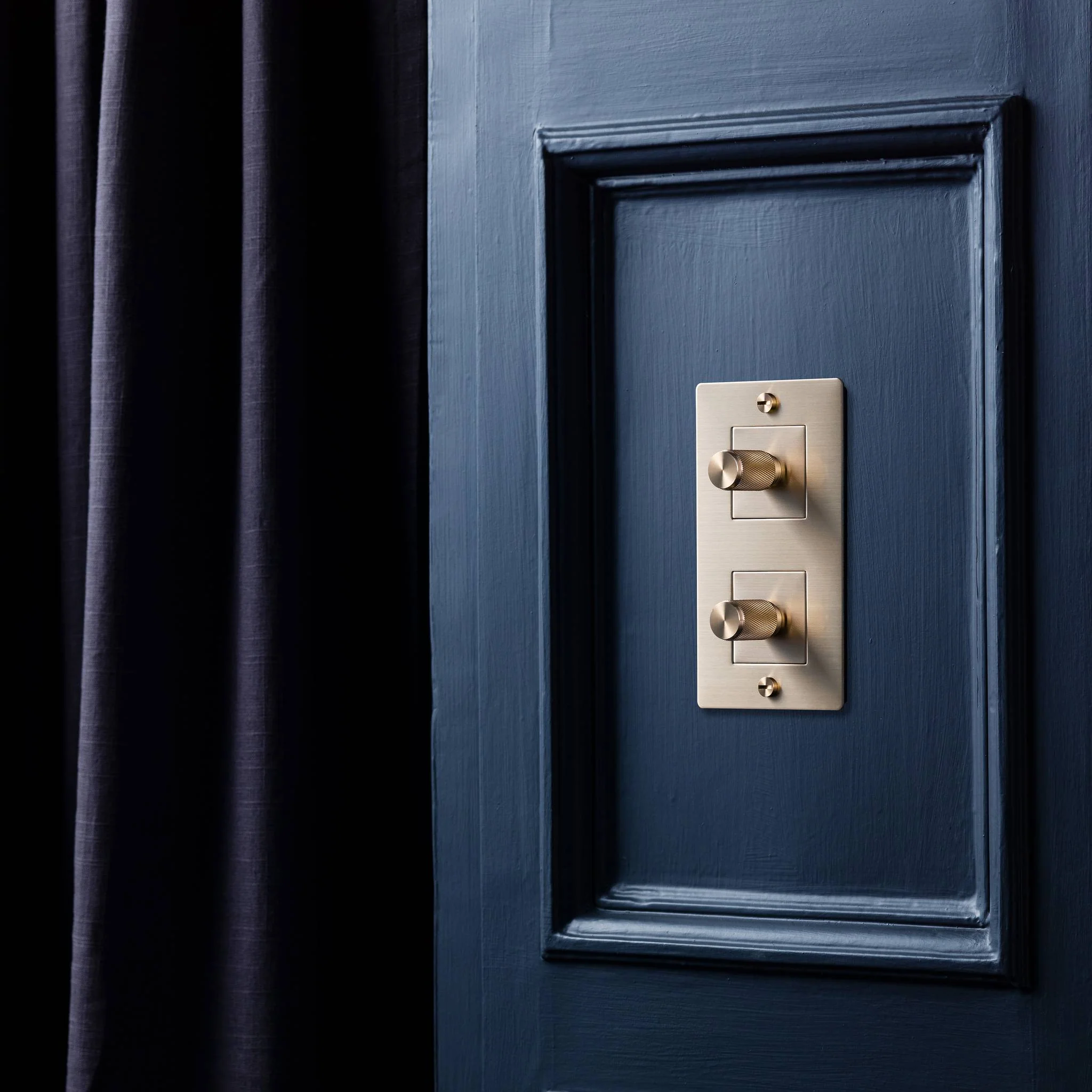 2G WALL PLATE / VERTICAL / WITH INFILLS / WITHOUT LOGO - Image 8