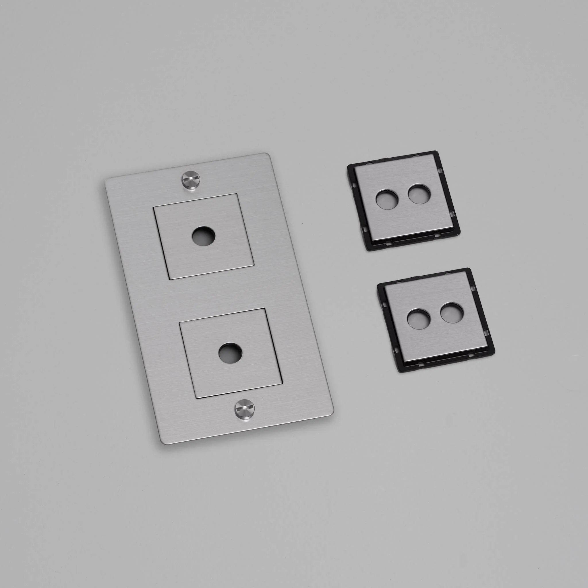 2G WALL PLATE / VERTICAL / WITH INFILLS / WITHOUT LOGO - Image 9