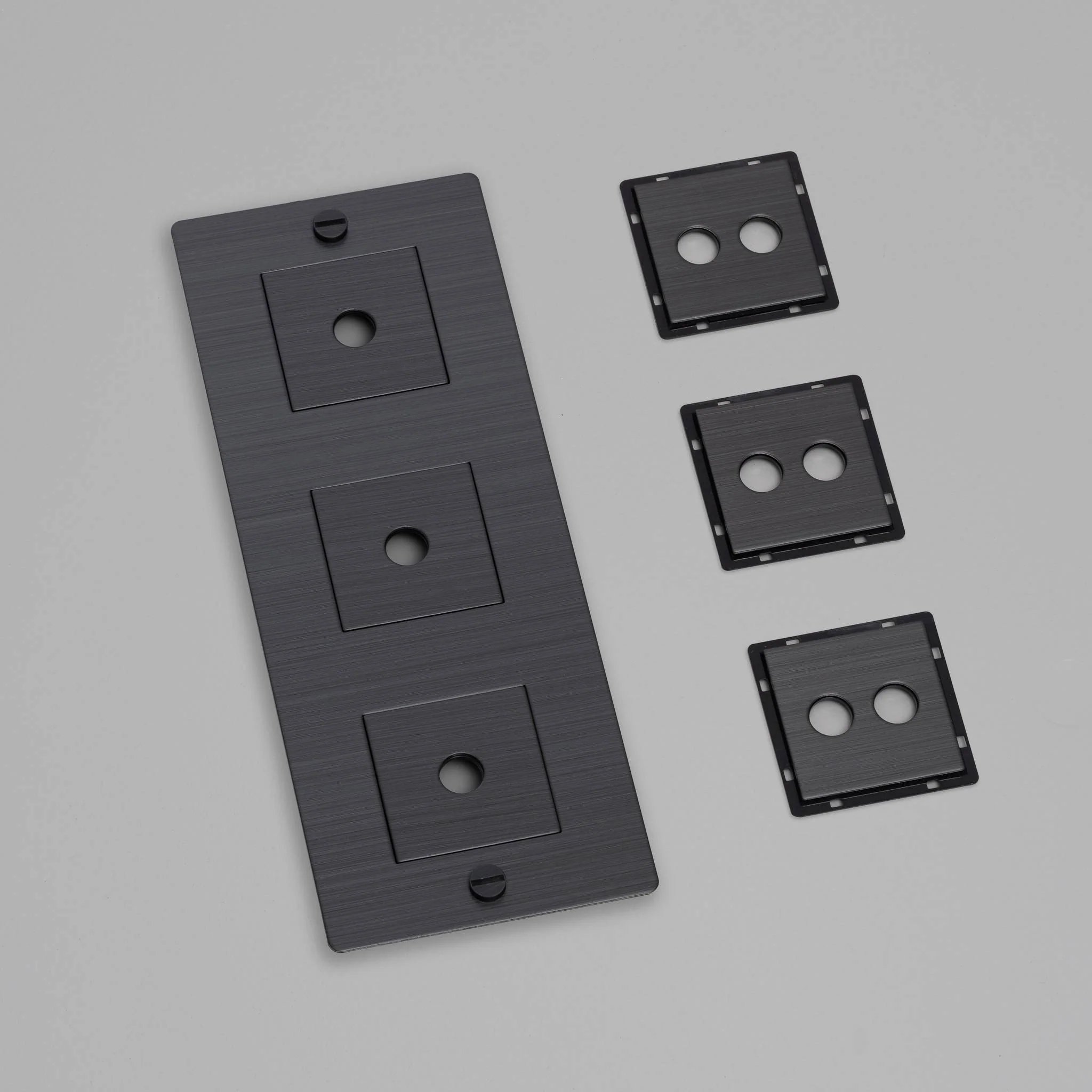 3G WALL PLATE / VERTICAL / WITH INFILLS / WITHOUT LOGO - Image 5