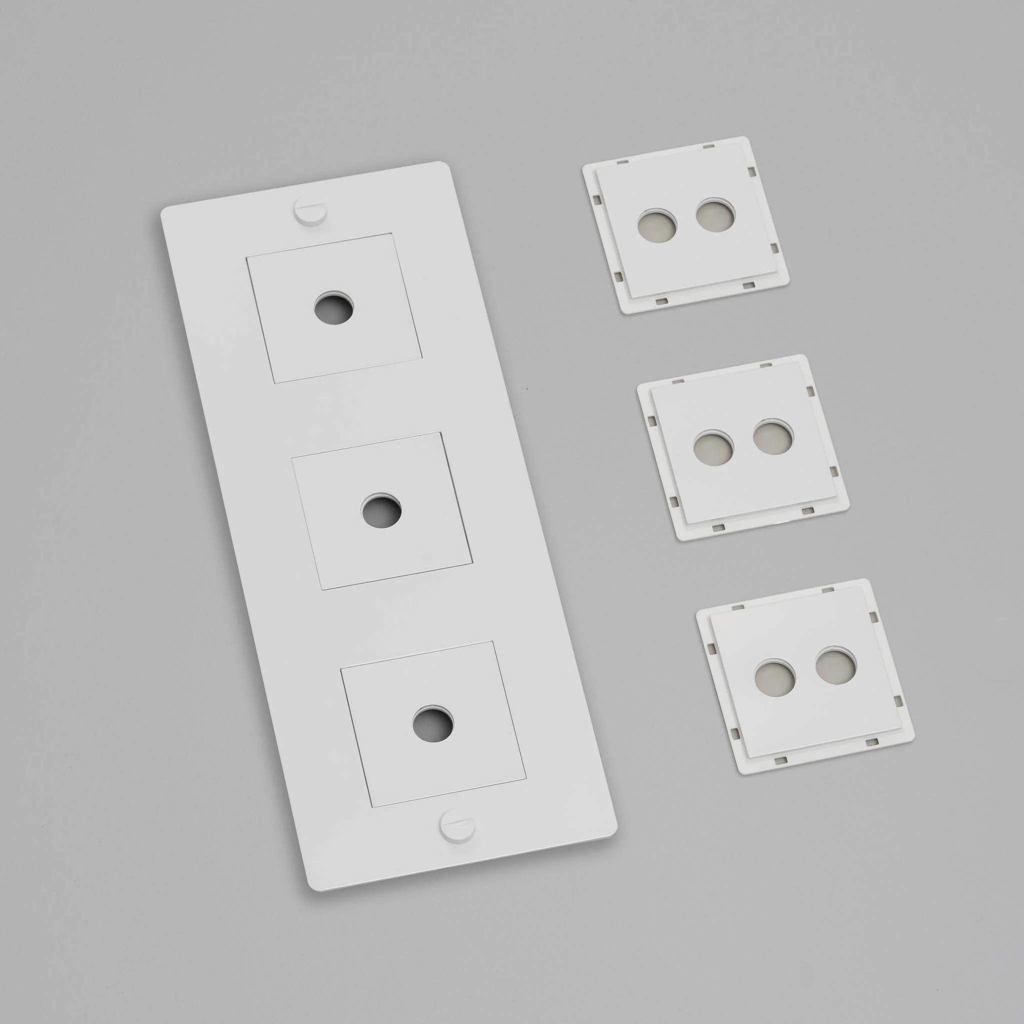 3G WALL PLATE / VERTICAL / WITH INFILLS / WITHOUT LOGO - Image 6