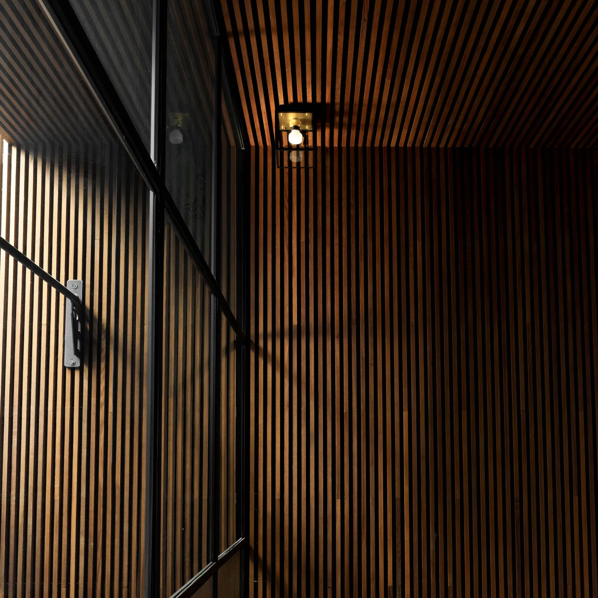 CAGED WET / CEILING / CROSS / SMALL - Image 9