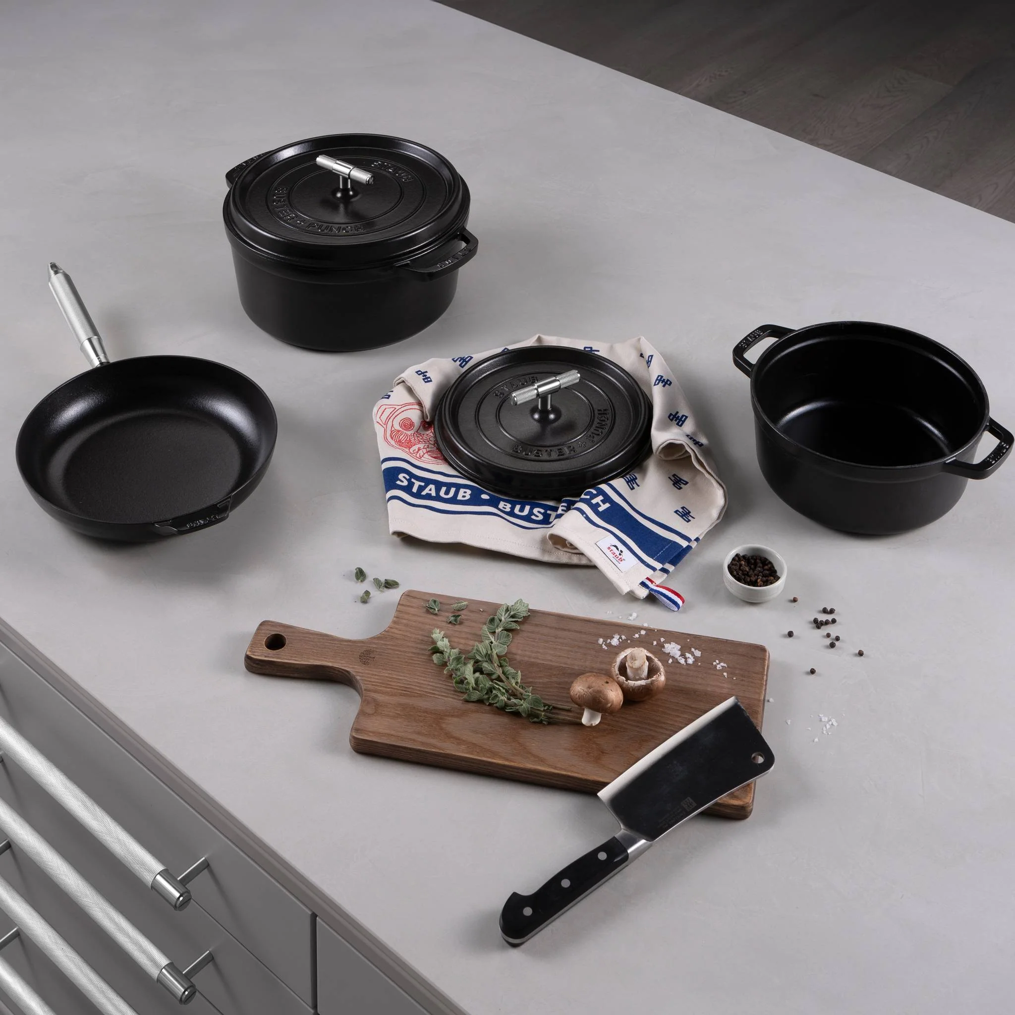 COCOTTE / 9.45 INCHES / CROSS / STAUB / BLACK - Image 19