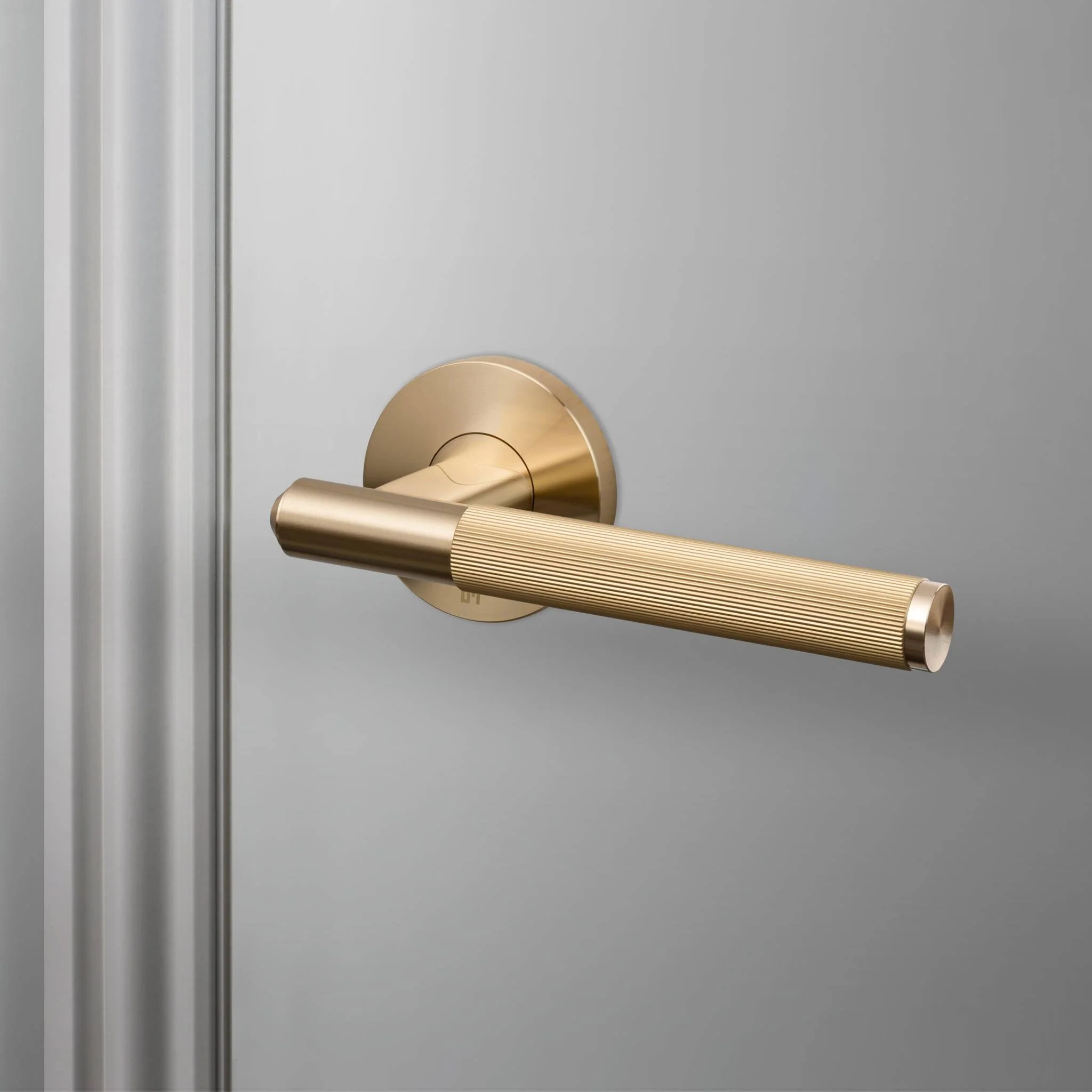 DOOR HANDLE SET / LINEAR / SPRUNG - Image 3