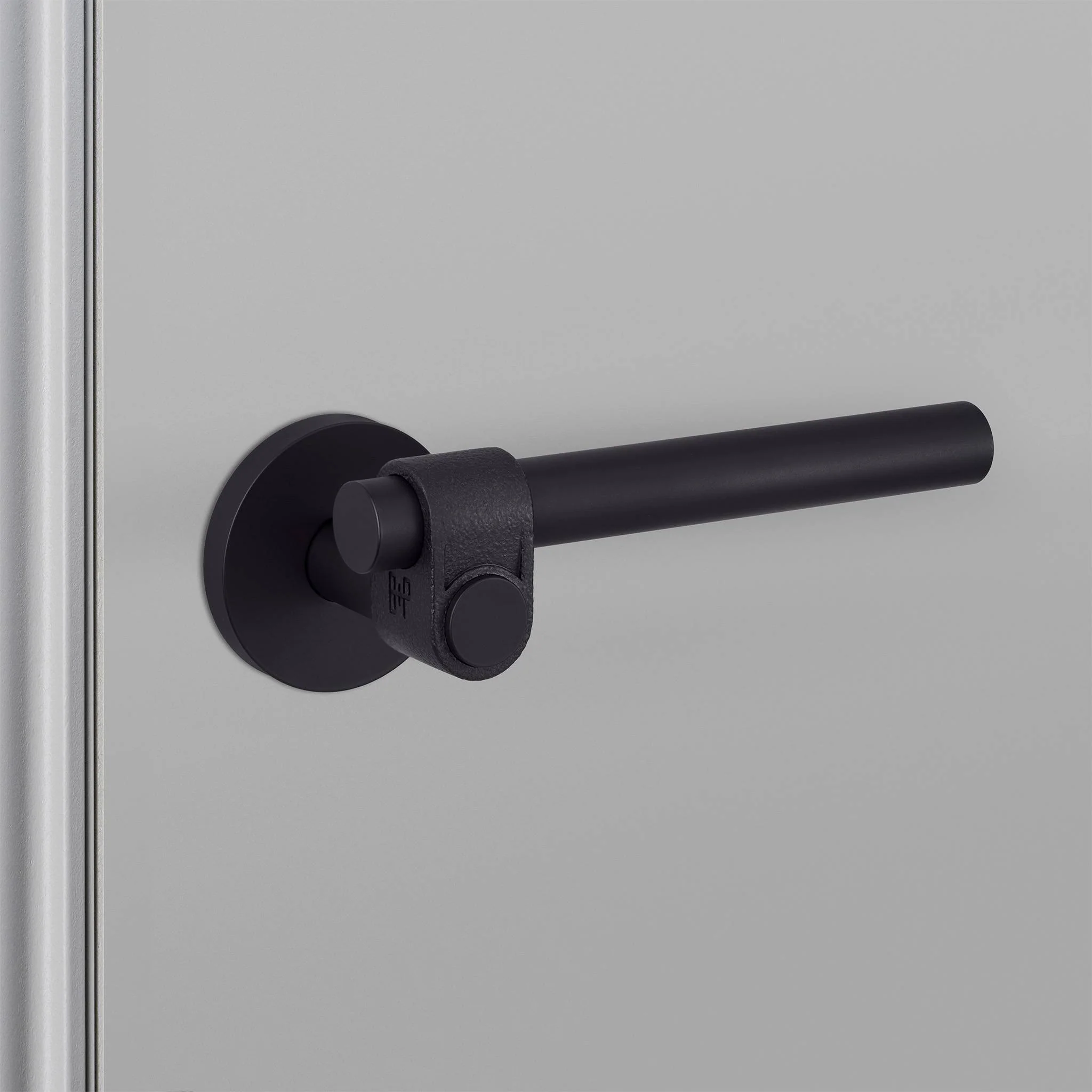 DOOR HANDLE SET / CAST / SPRUNG - Image 3
