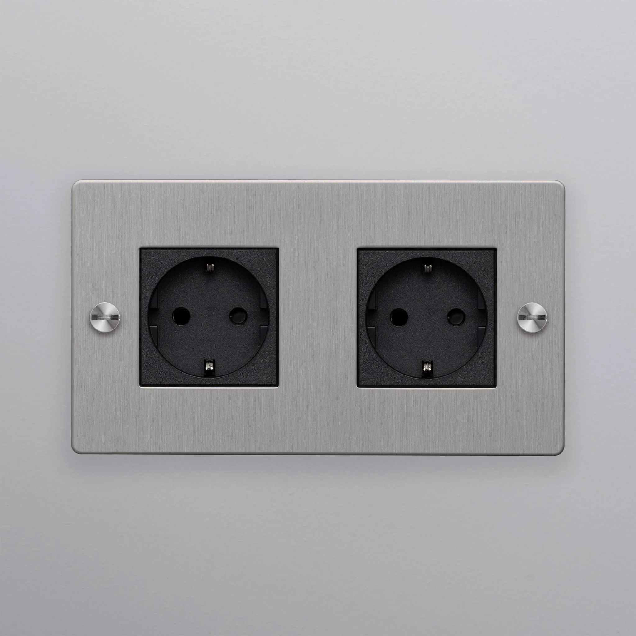 2G SOCKET / SCHUKO TYPE F / WITHOUT LOGO - Image 4