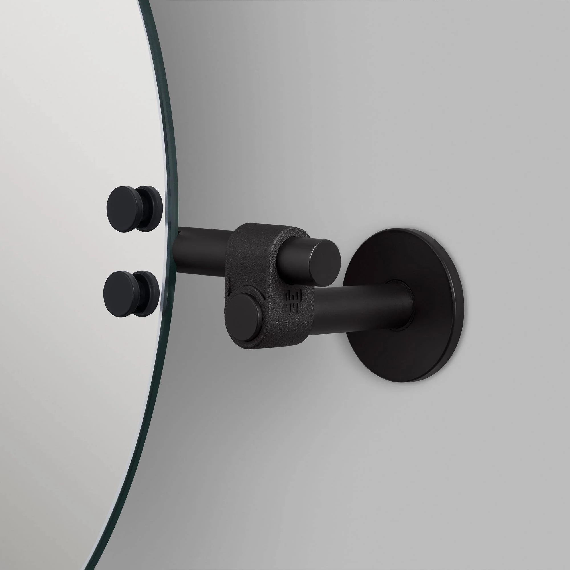 MIRROR / CAST - Image 6