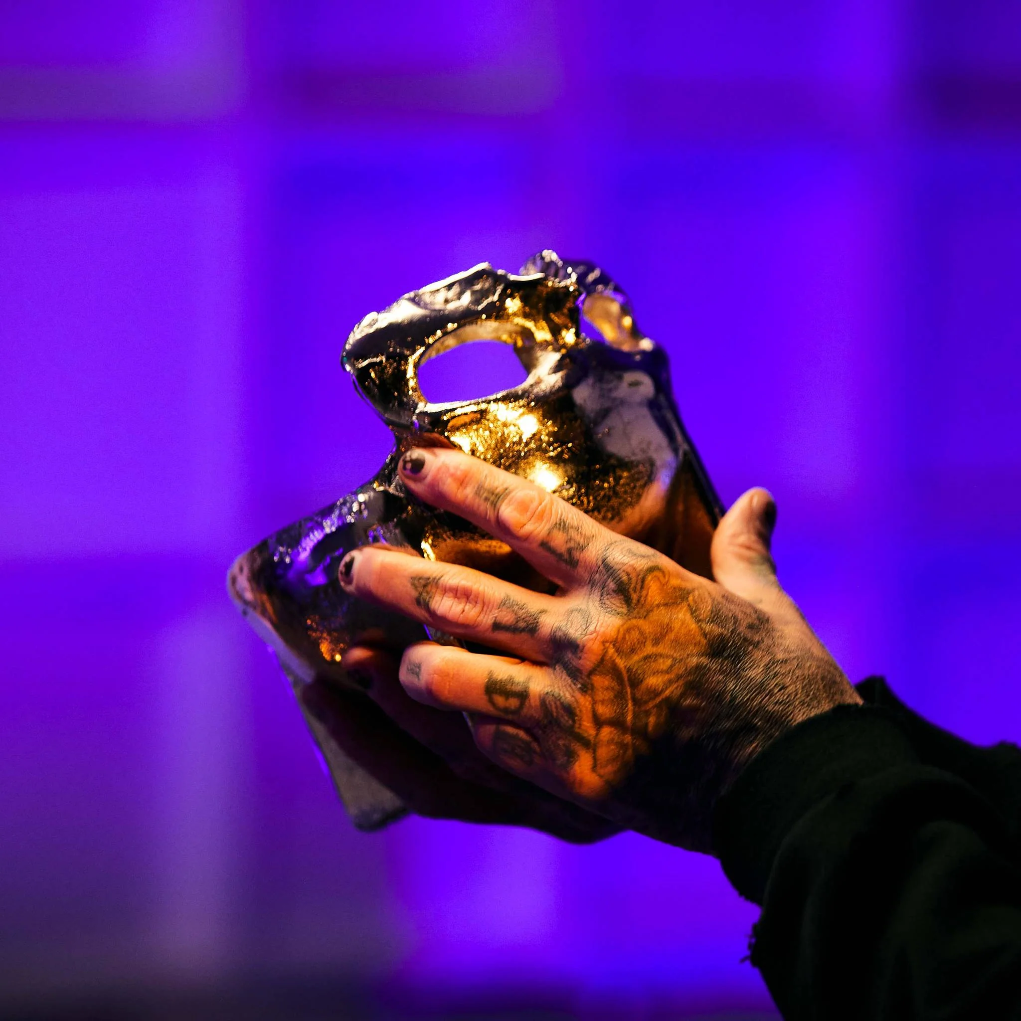 SKULL BOWL / TRAVIS BARKER - Image 11