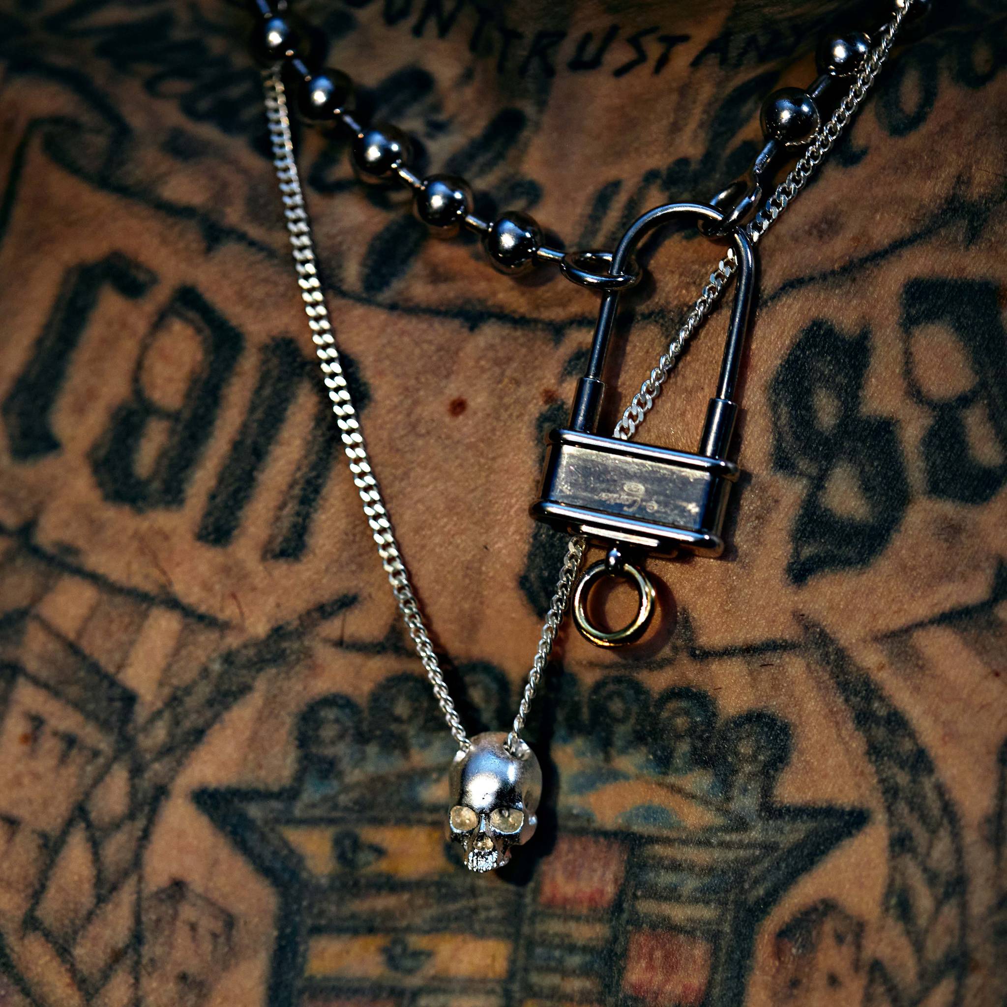SKULL NECKLACE / TRAVIS BARKER - Image 8