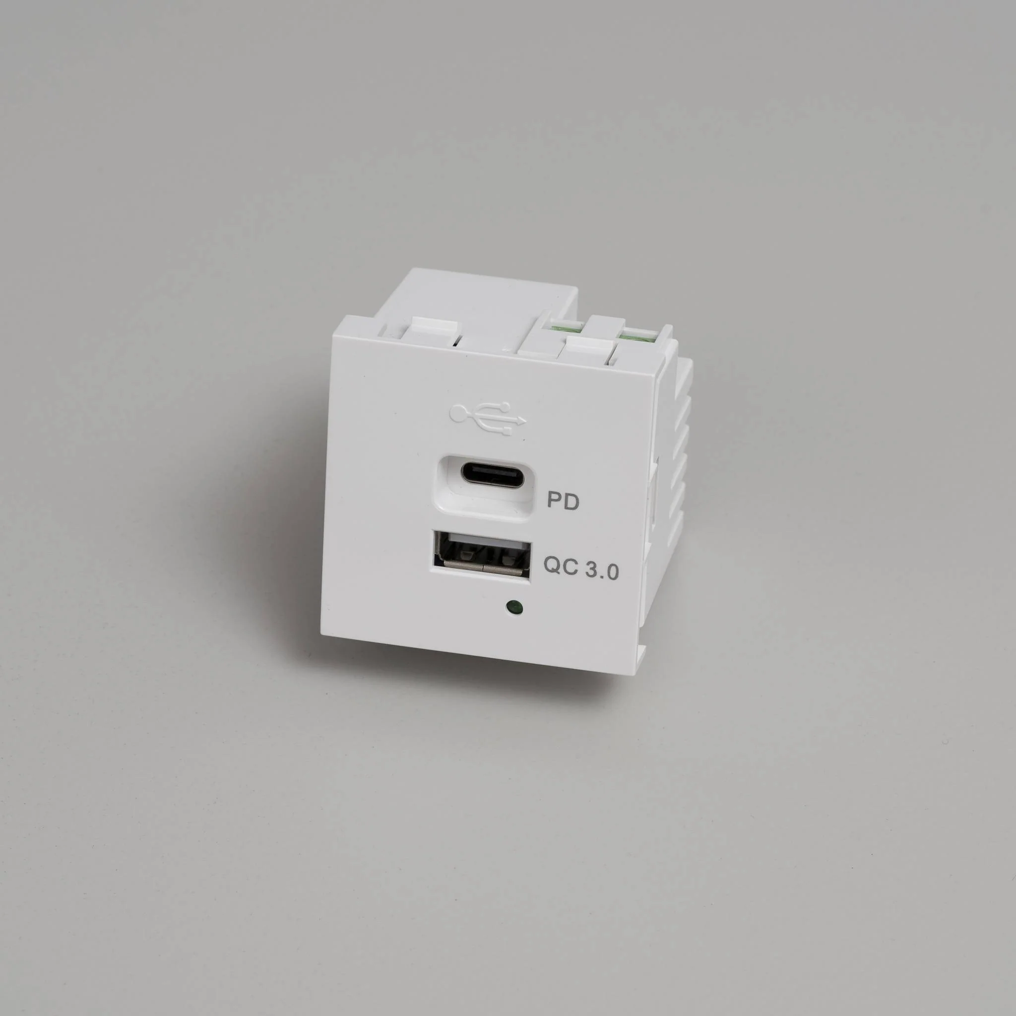 USB MODULE / USB A + C QUICKCHARGE / 45 MM